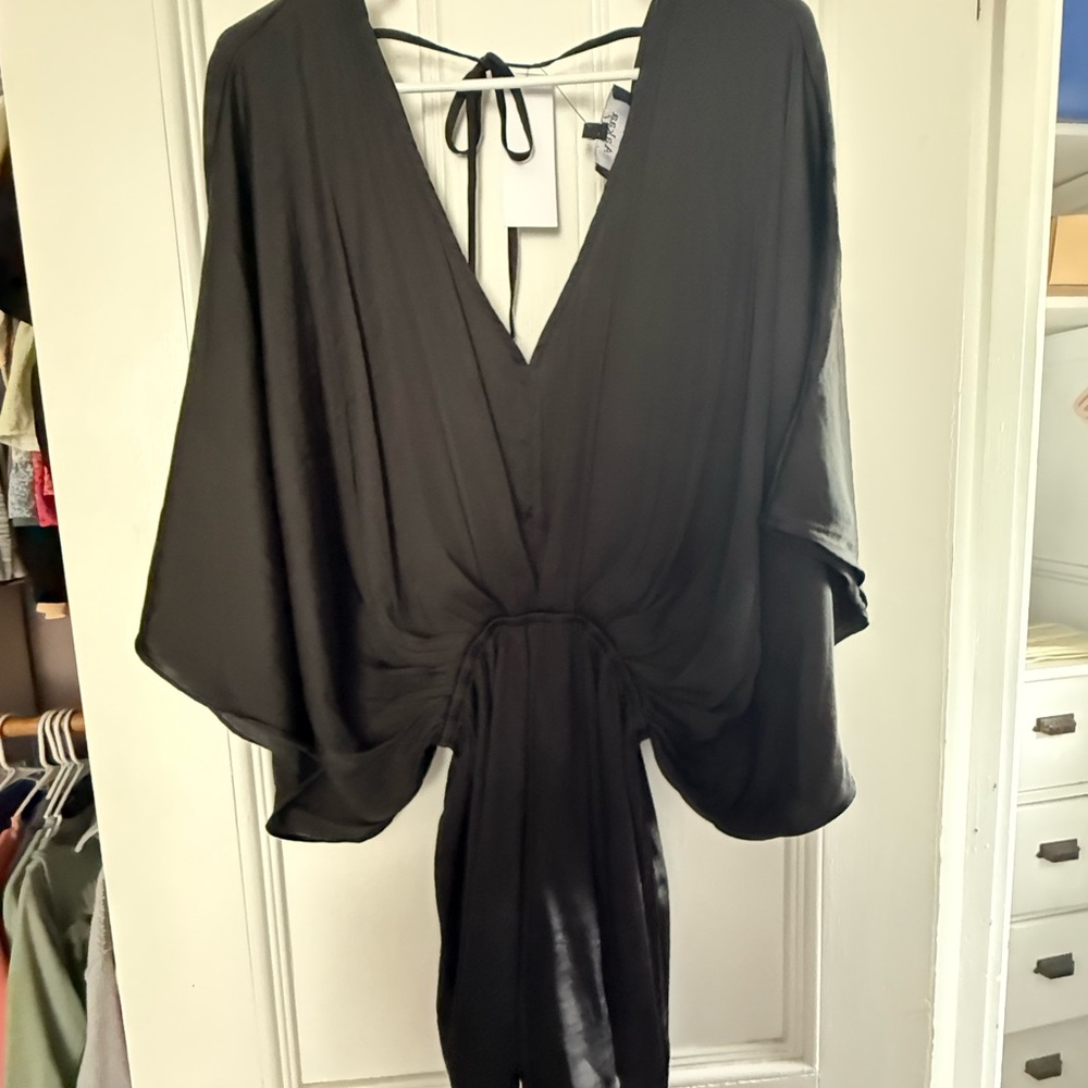 Aakaa Classic Black Garment